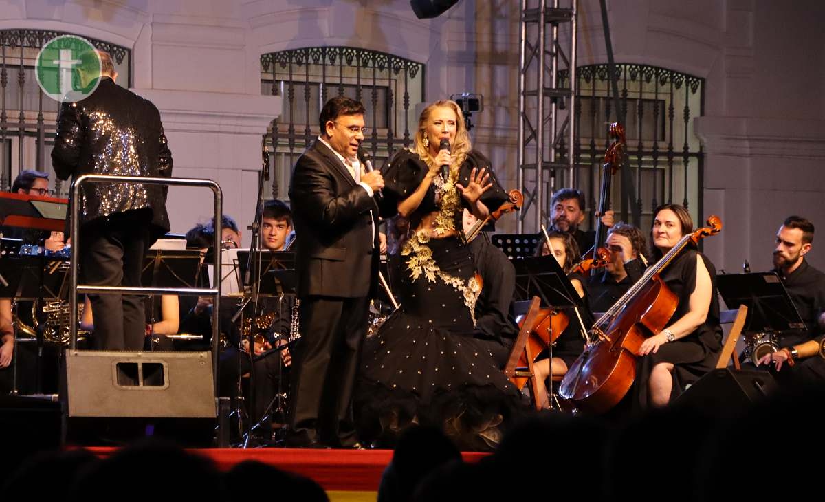 La Unión Musical rinde tributo a Isabel Pantoja y Manolo Escobar en su Concierto de Feria