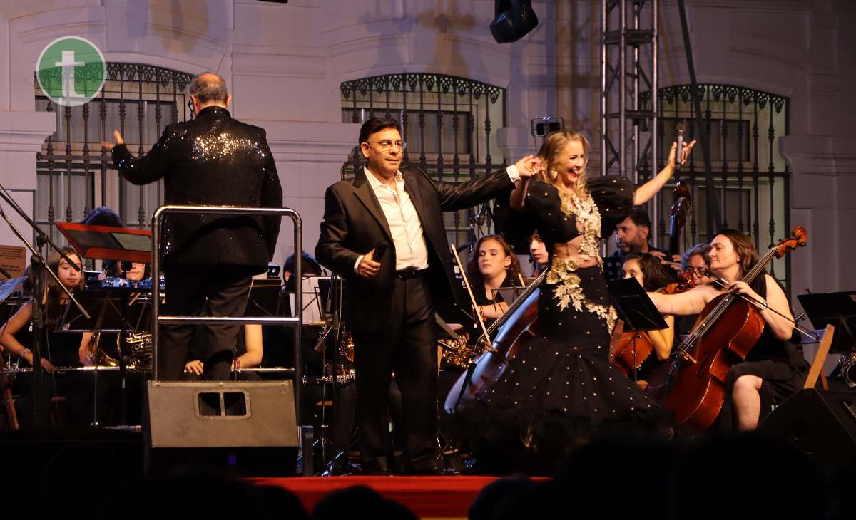 La Unión Musical rinde tributo a Isabel Pantoja y Manolo Escobar en su Concierto de Feria