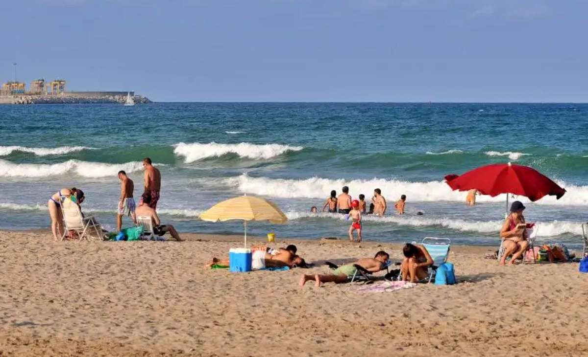 ¿Cuál es la playa más cercana a Tomelloso?