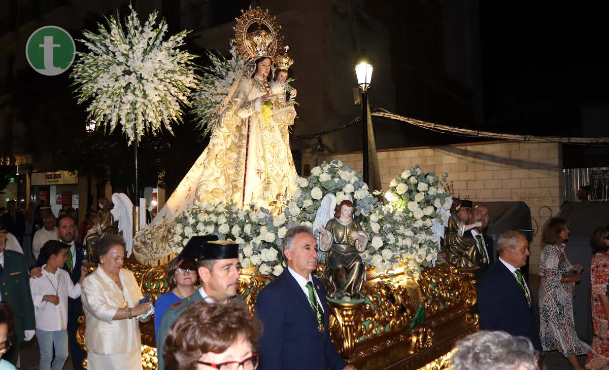 La Virgen de las Viñas recorre las calles de Tomelloso en el Día Grande de la Feria