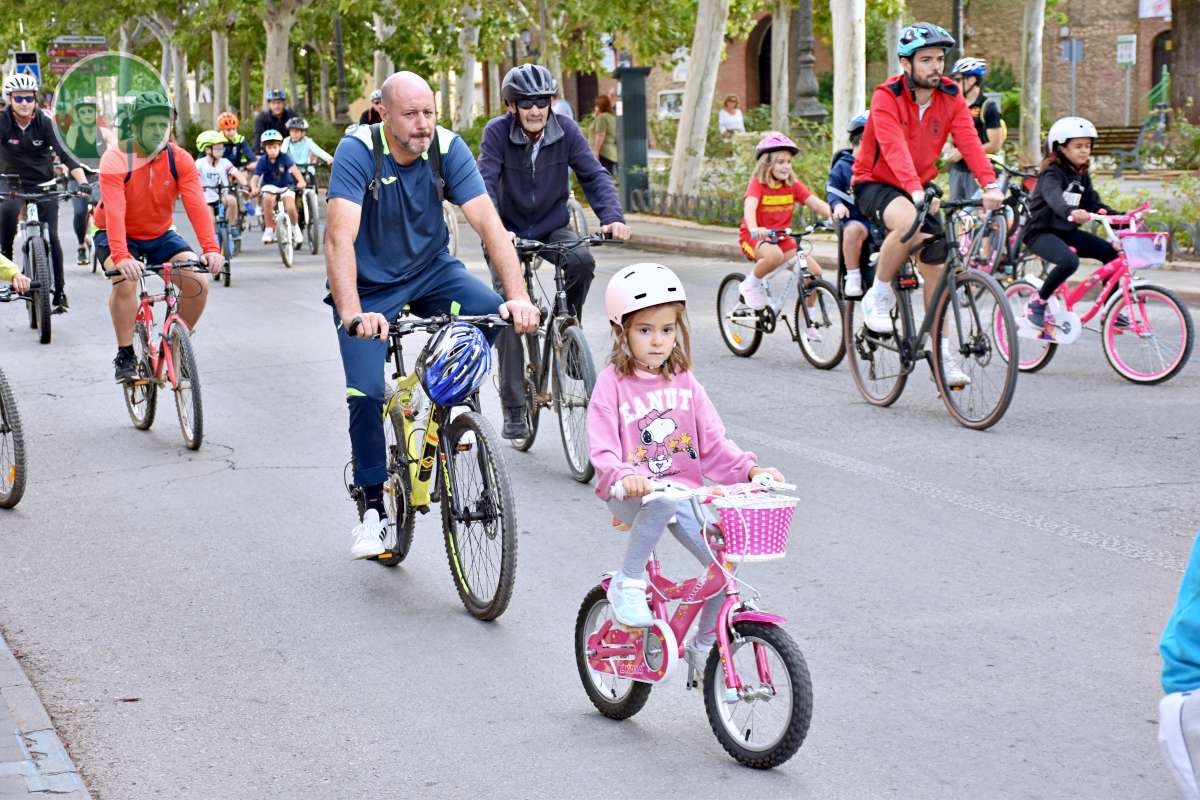 Más de 1.500 personas disfrutan de una jornada festiva en el Día de la Bici de Tomelloso