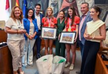 Celia García y Nayra Solís, campeonas del mundo con la selección española juvenil de balonmano, visitan la Diputación de Ciudad Real