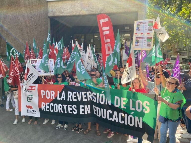 Arranca el curso escolar con una huelga de unos 7.000 docentes en Castilla-La Mancha