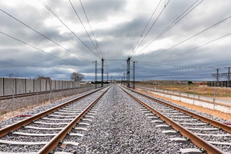 Nuevos cortes en la circulación de trenes tras un incendio, entre ellos la conexión Ciudad Real-Badajoz