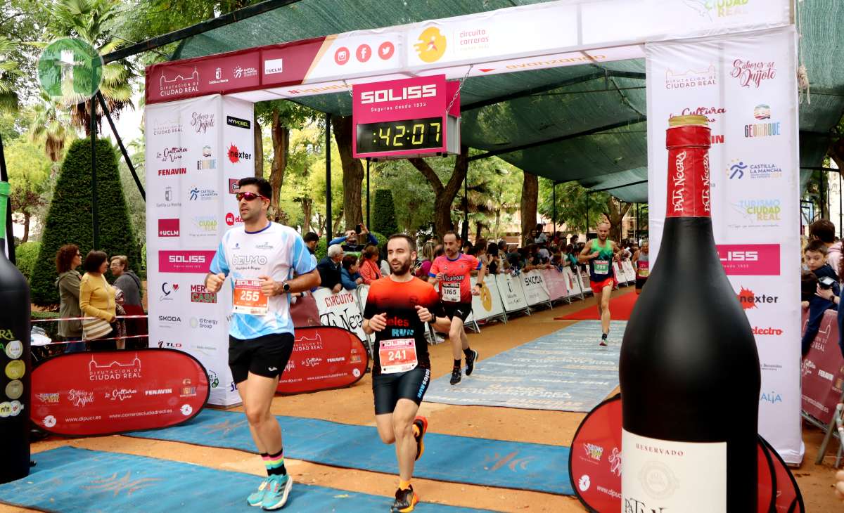 10K Ciudad de Tomelloso 2024: fotos y video de la salida y meta