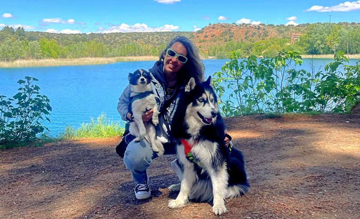 La tomellosera Marta Vega logra una sentencia pionera en la custodia de mascotas