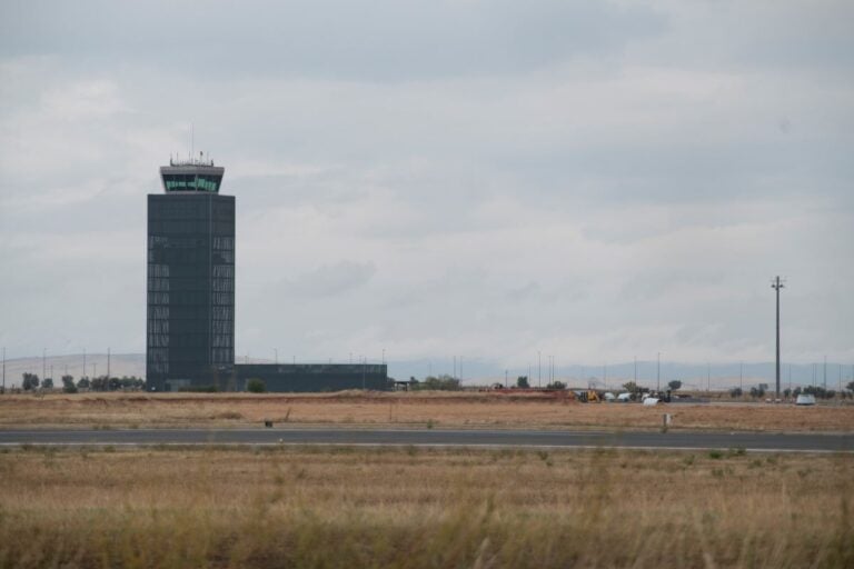La ministra Saiz dice que «no hay ninguna decisión tomada» sobre el centro de migrantes en el aeropuerto de Ciudad Real