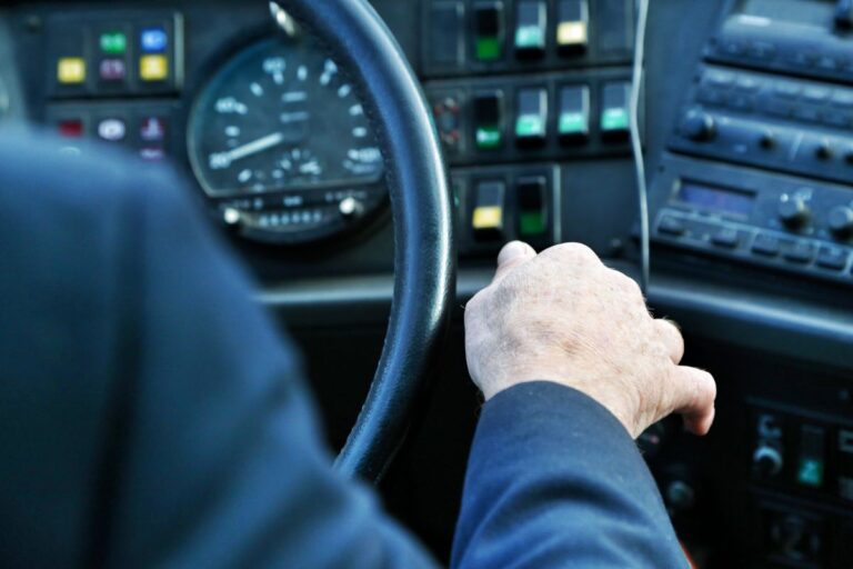 Una investigación entre Valdepeñas y Madrid acaba con un camionero detenido por pedir fotos sexuales a una menor