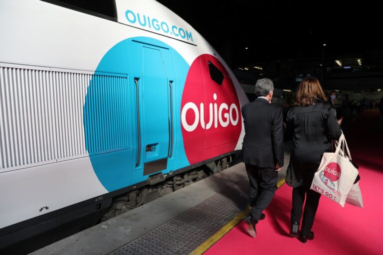 Maquinistas convocan cinco jornadas de huelga en Ouigo en junio «contra los incumplimientos del convenio»