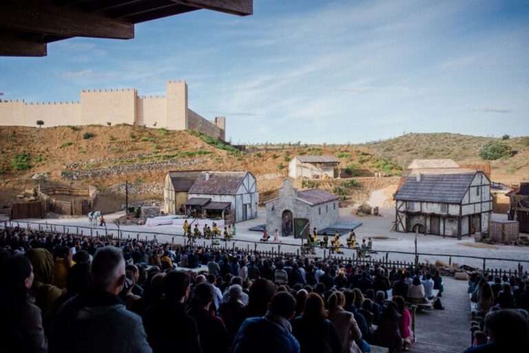 Cinco trabajadores de Puy du Fou hospitalizados tras volcar un coche de atrezzo