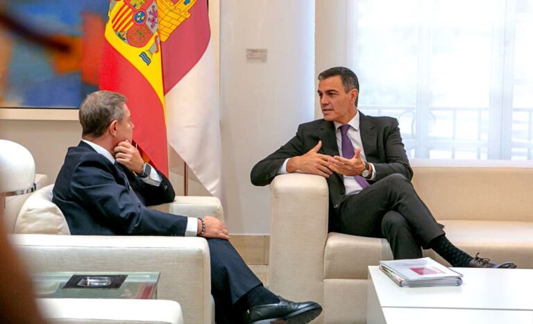 Page pide a Sánchez una financiación multilateral negociada por las 17 CCAA