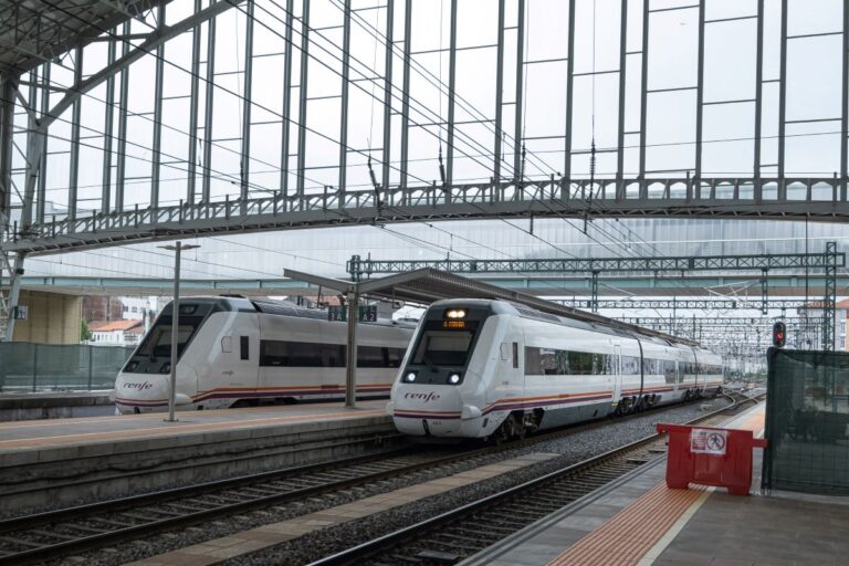 Arranca la huelga de trenes: cancelados 350 de alta velocidad y fuertes recortes en Cercanías
