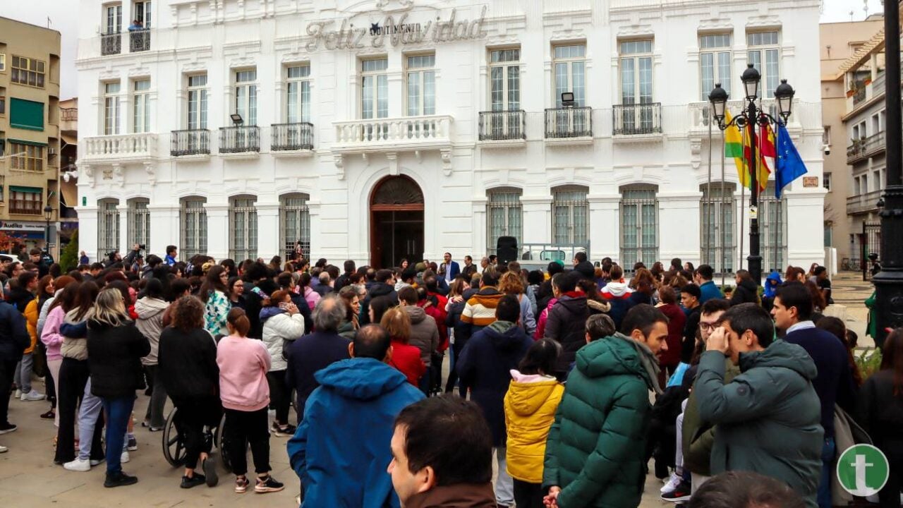 Entre bailes y lemas, la inclusión toma las calles de Tomelloso