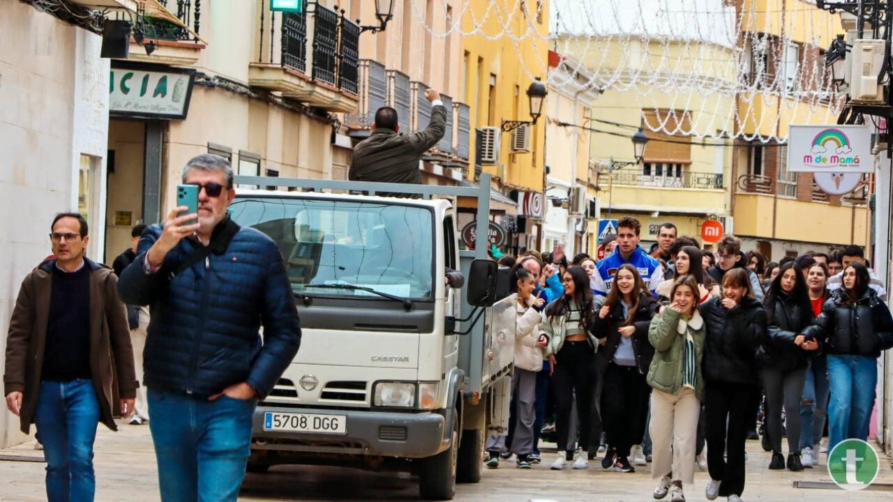 Entre bailes y lemas, la inclusión toma las calles de Tomelloso