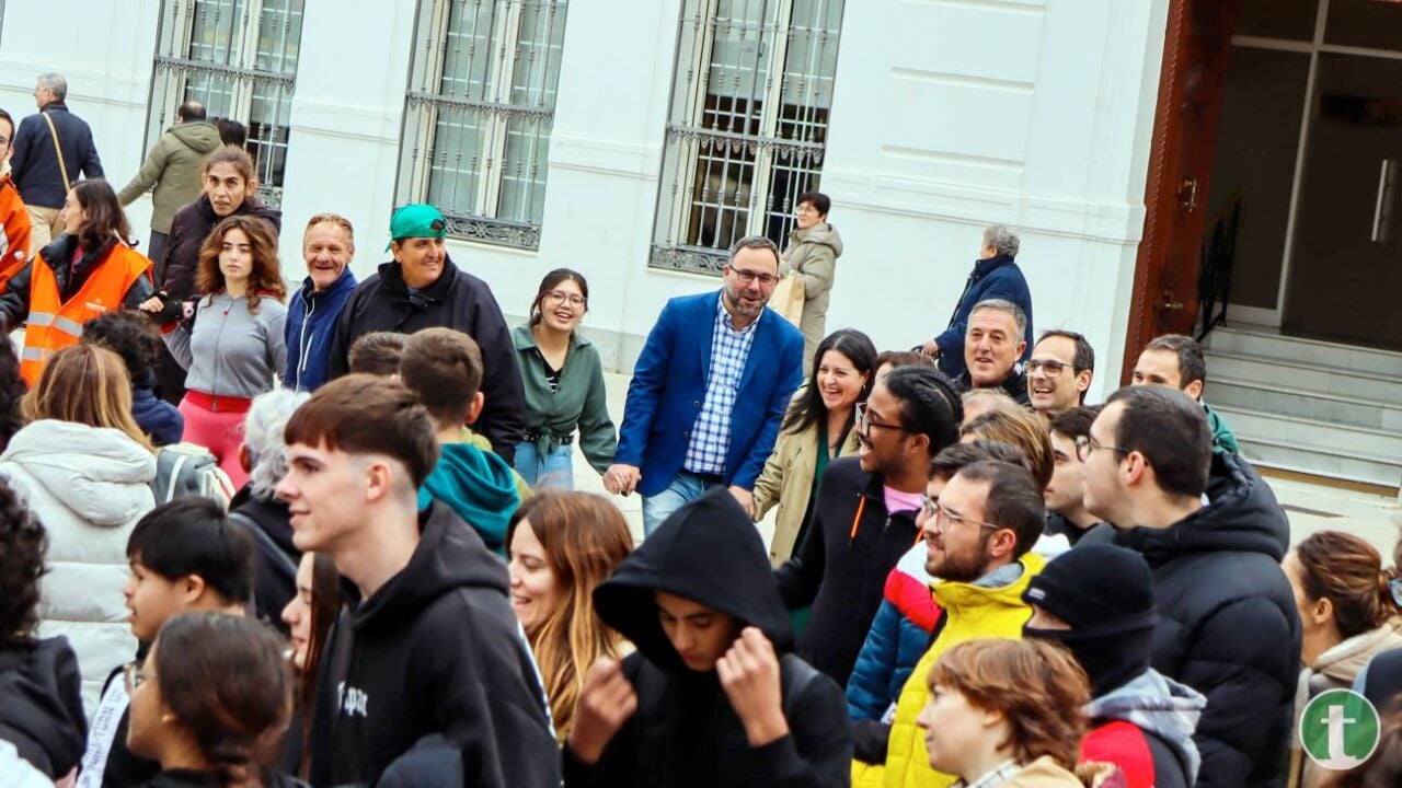 Entre bailes y lemas, la inclusión toma las calles de Tomelloso