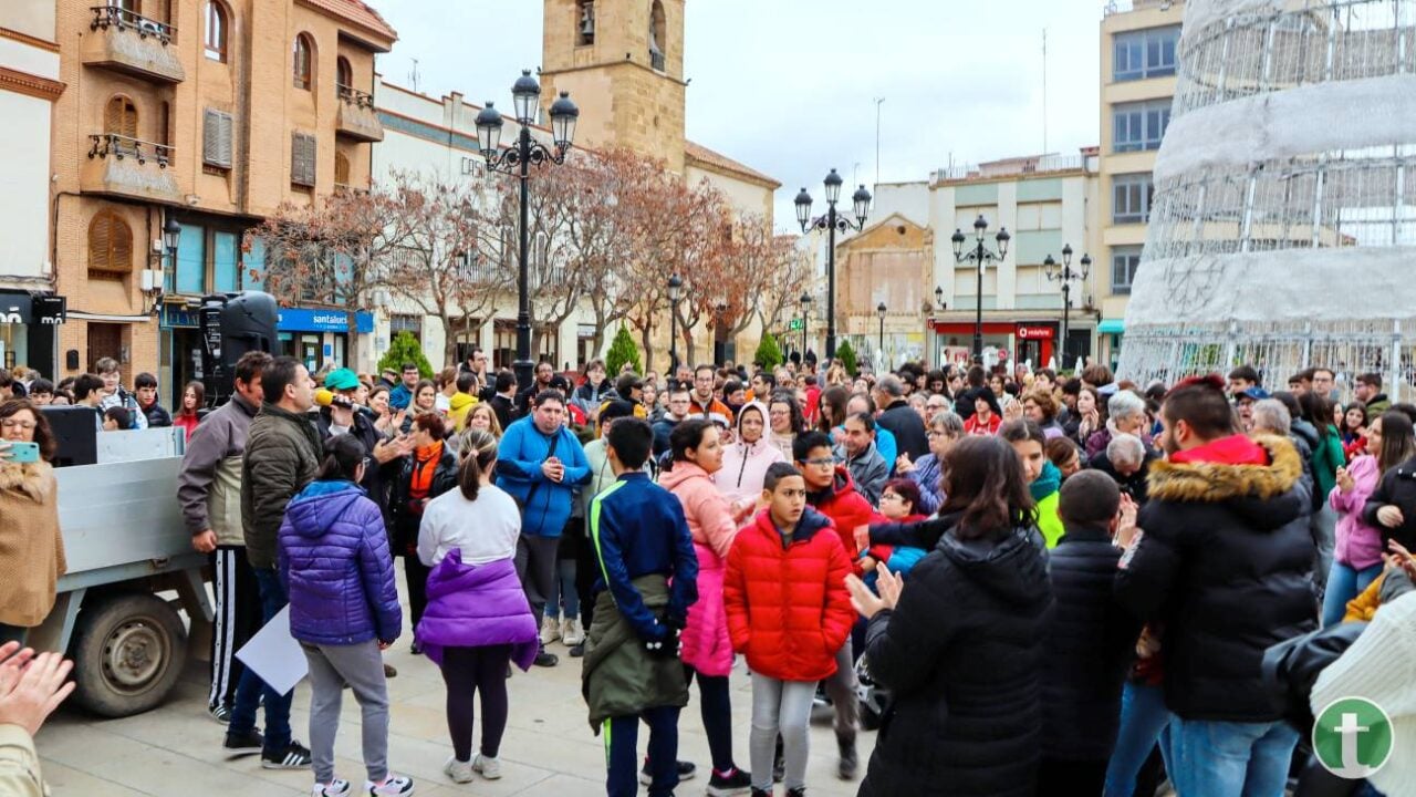 Entre bailes y lemas, la inclusión toma las calles de Tomelloso