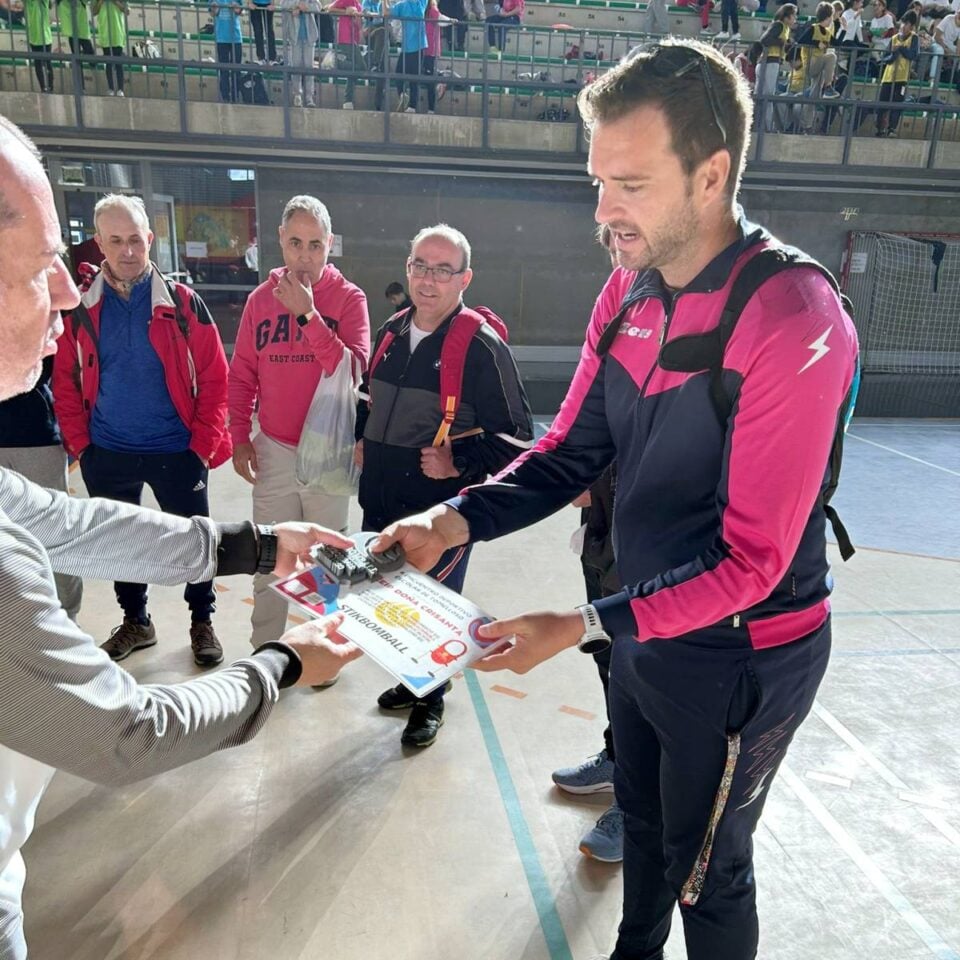 Unos 250 alumnos de 12 centros de Tomelloso se reúnen para jugar al Stikbomball