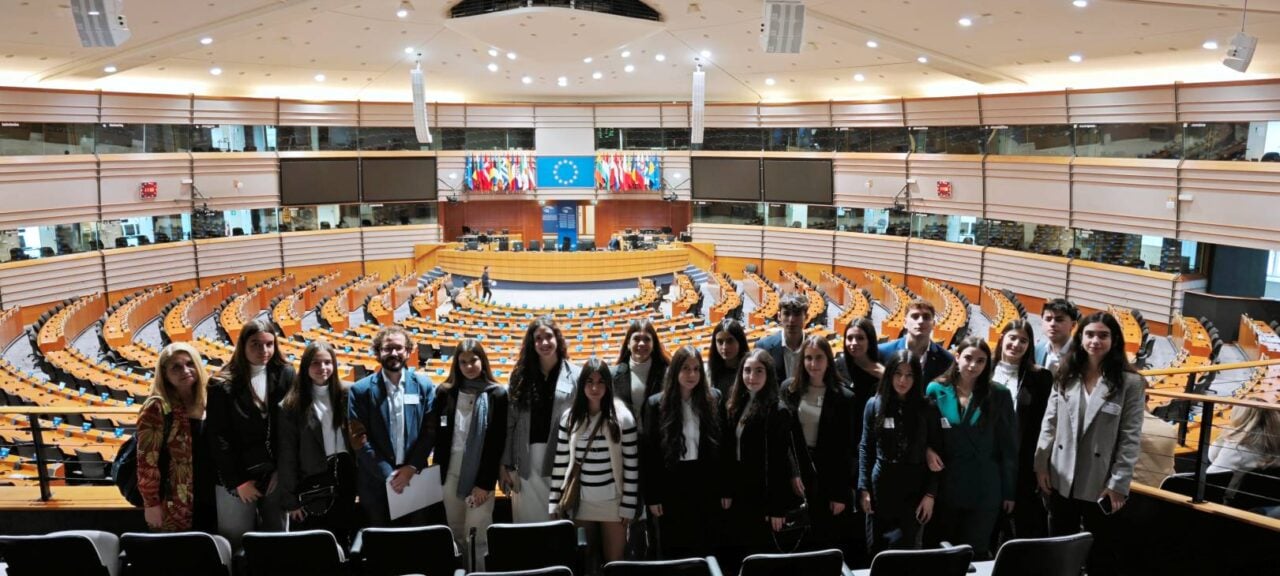 Alumnos del IES Eladio Cabañero de Tomelloso se adentran en el Parlamento Europeo