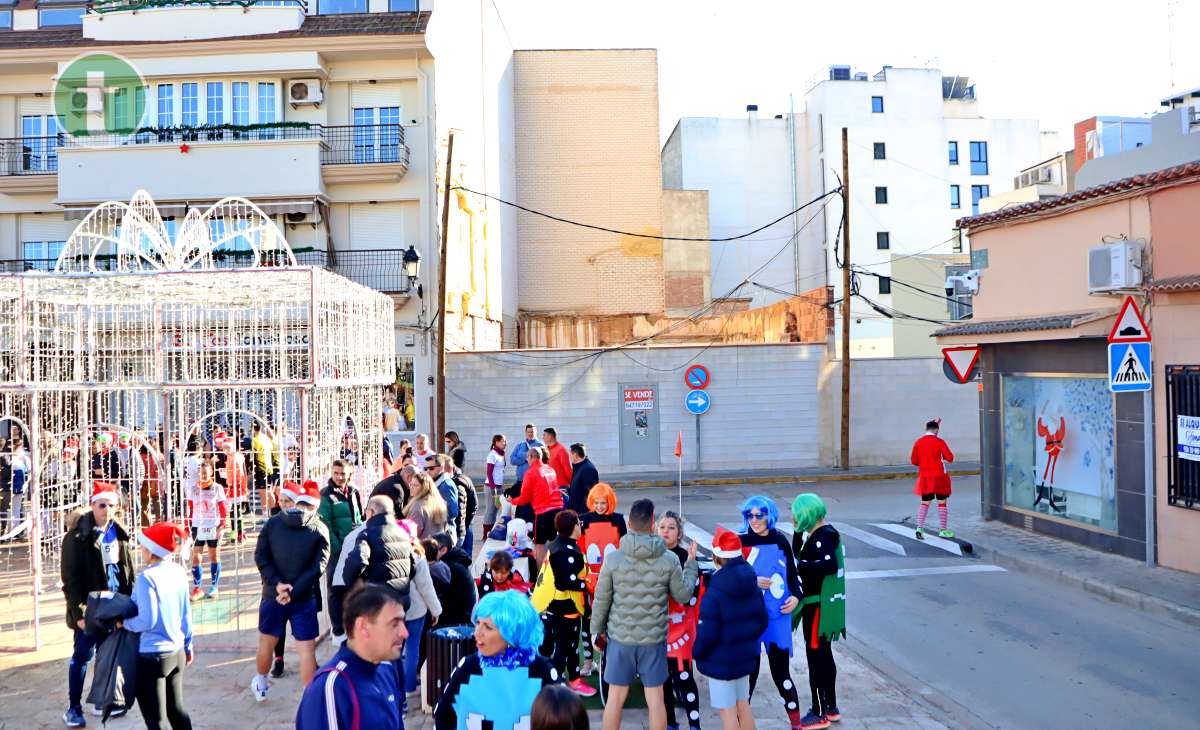 La IV San Silvestre Tomellosera despide 2024 entre deporte, disfraces y solidaridad