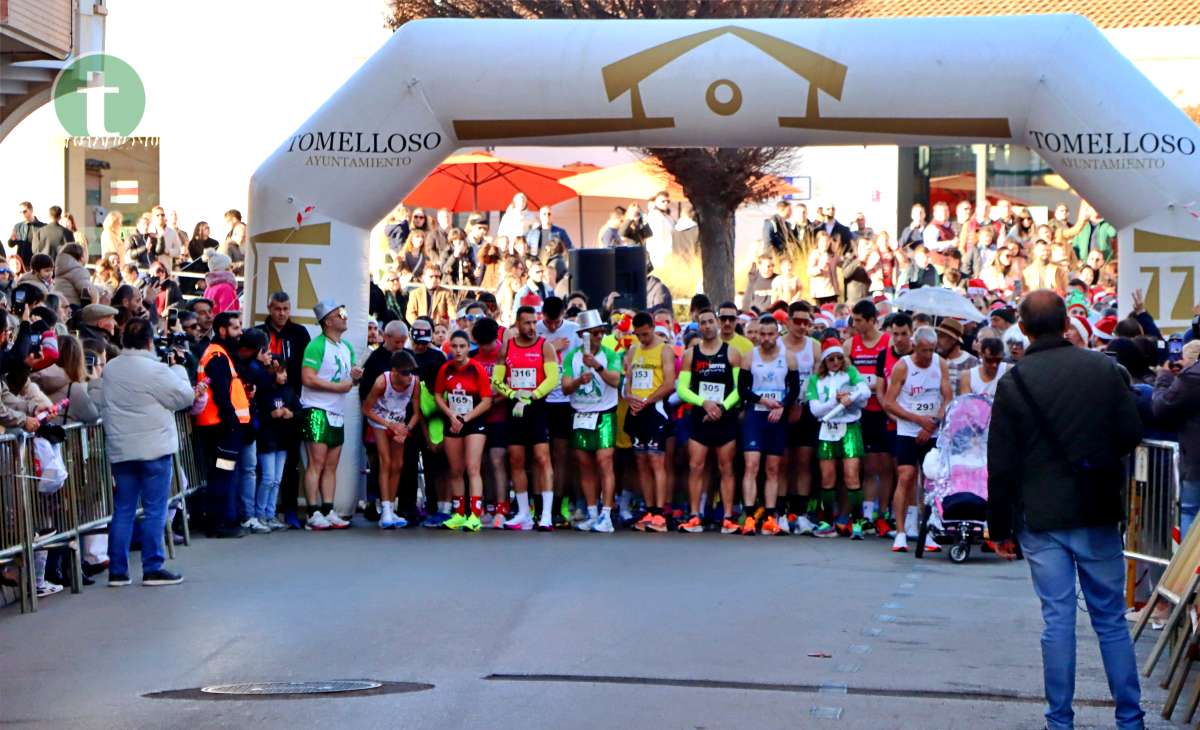 La IV San Silvestre Tomellosera despide 2024 entre deporte, disfraces y solidaridad