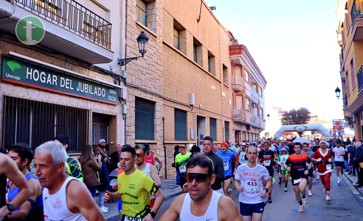 La IV San Silvestre Tomellosera despide 2024 entre deporte, disfraces y solidaridad