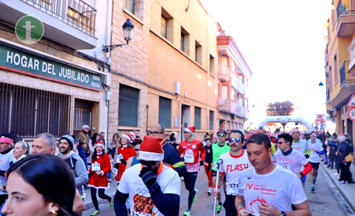 La IV San Silvestre Tomellosera despide 2024 entre deporte, disfraces y solidaridad