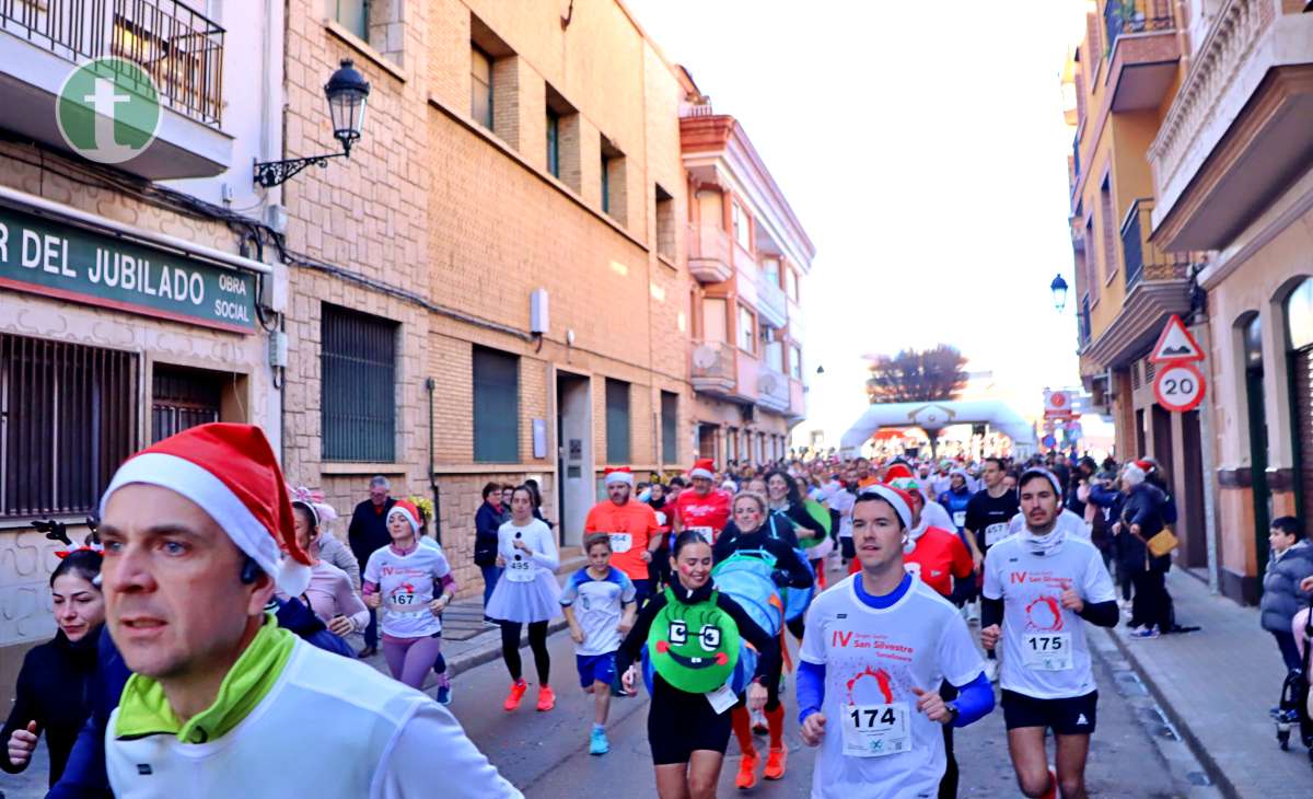 La IV San Silvestre Tomellosera despide 2024 entre deporte, disfraces y solidaridad