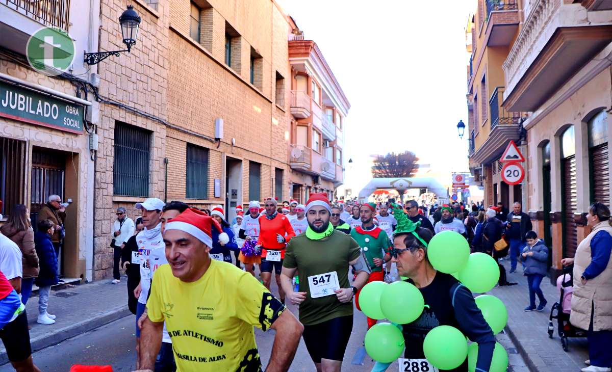 La IV San Silvestre Tomellosera despide 2024 entre deporte, disfraces y solidaridad