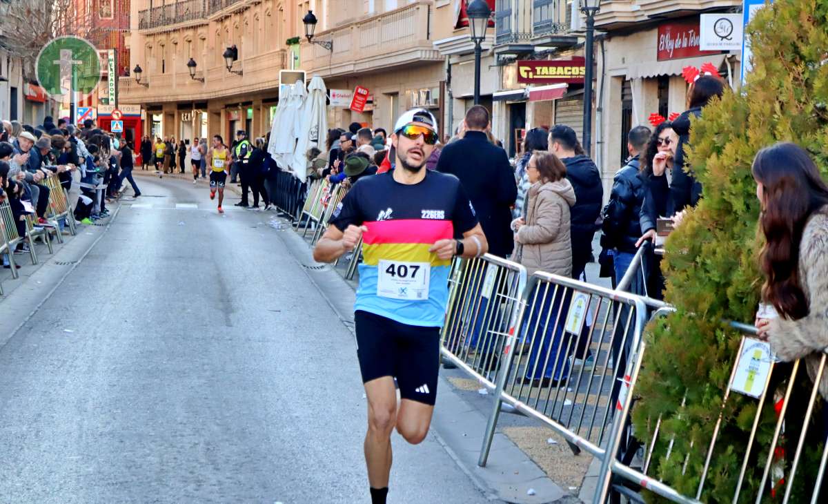 La IV San Silvestre Tomellosera despide 2024 entre deporte, disfraces y solidaridad