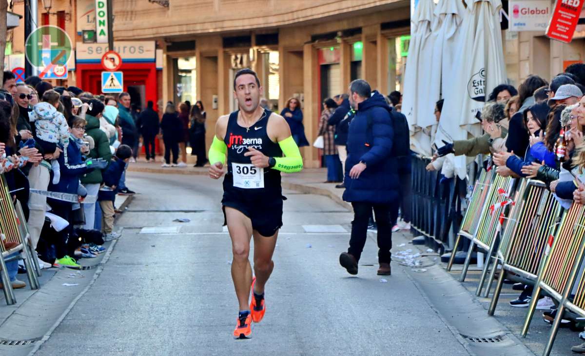 La IV San Silvestre Tomellosera despide 2024 entre deporte, disfraces y solidaridad