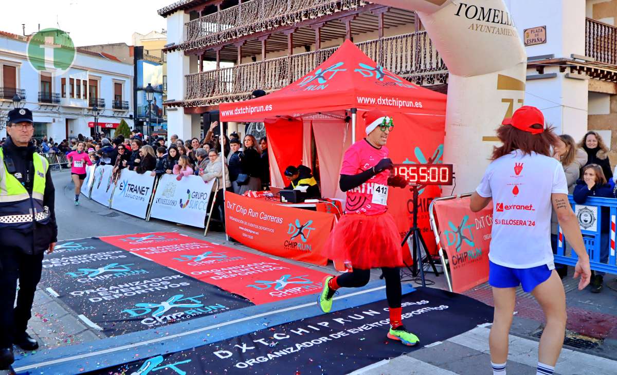 La IV San Silvestre Tomellosera despide 2024 entre deporte, disfraces y solidaridad