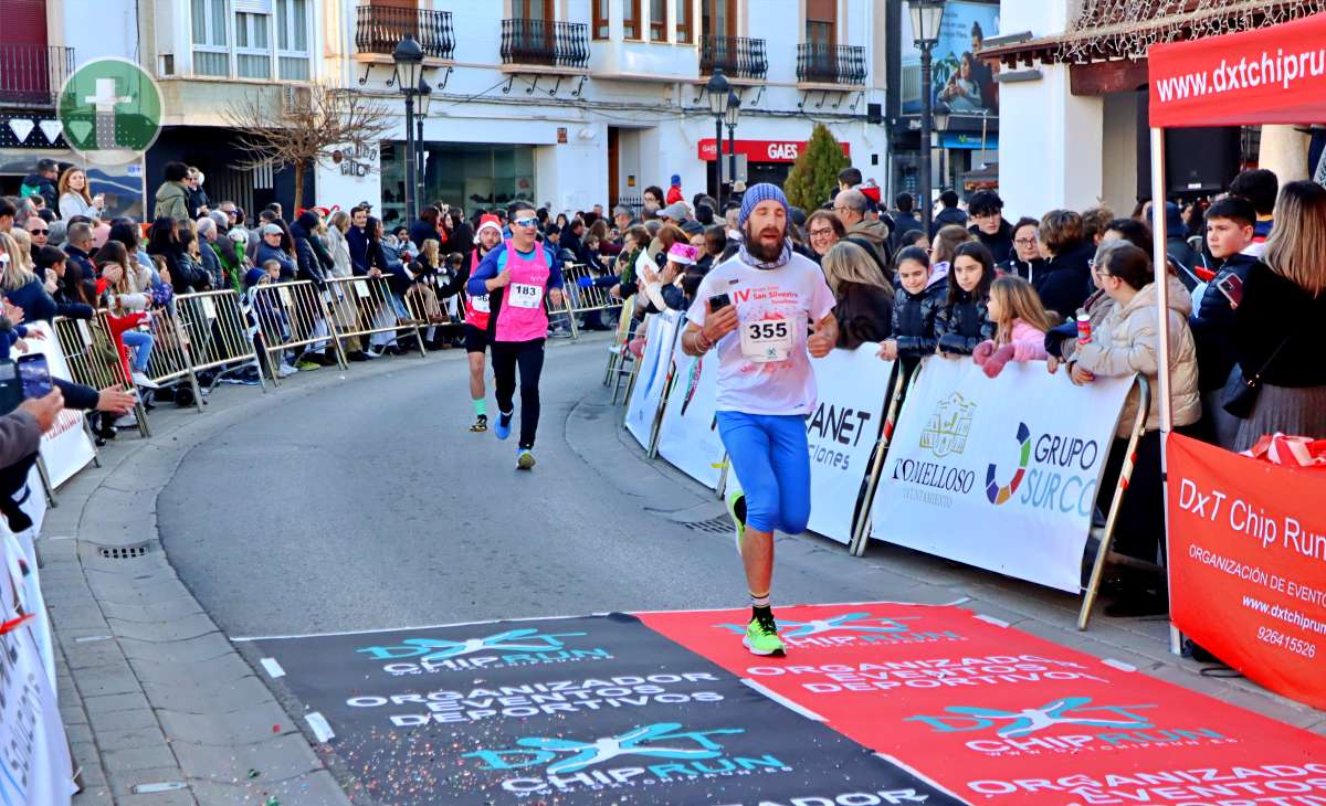 La IV San Silvestre Tomellosera despide 2024 entre deporte, disfraces y solidaridad