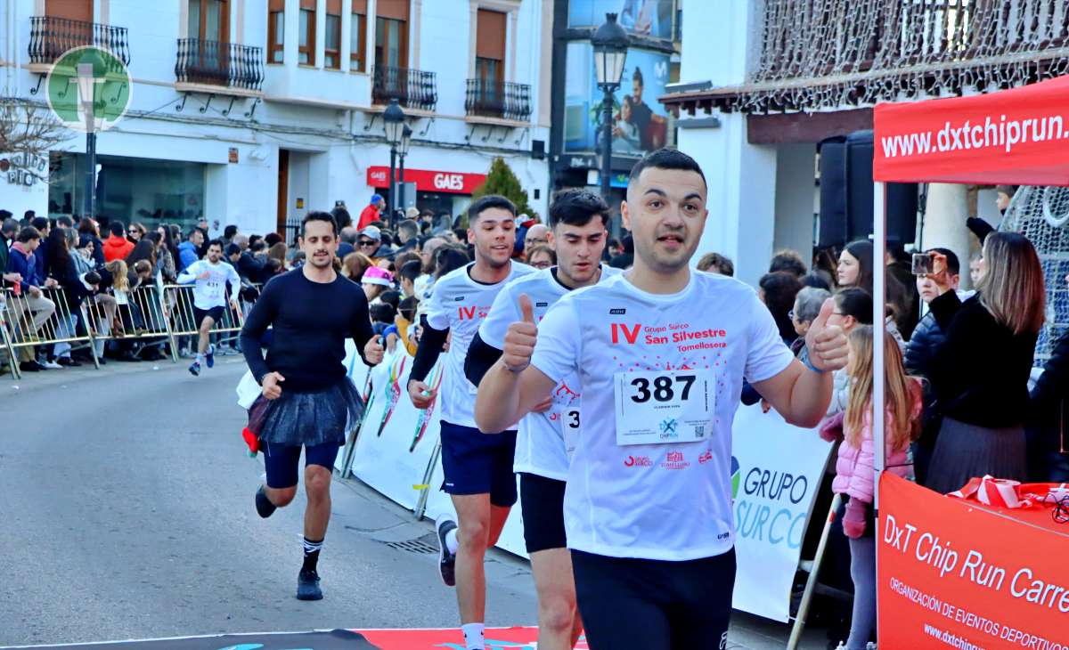 La IV San Silvestre Tomellosera despide 2024 entre deporte, disfraces y solidaridad