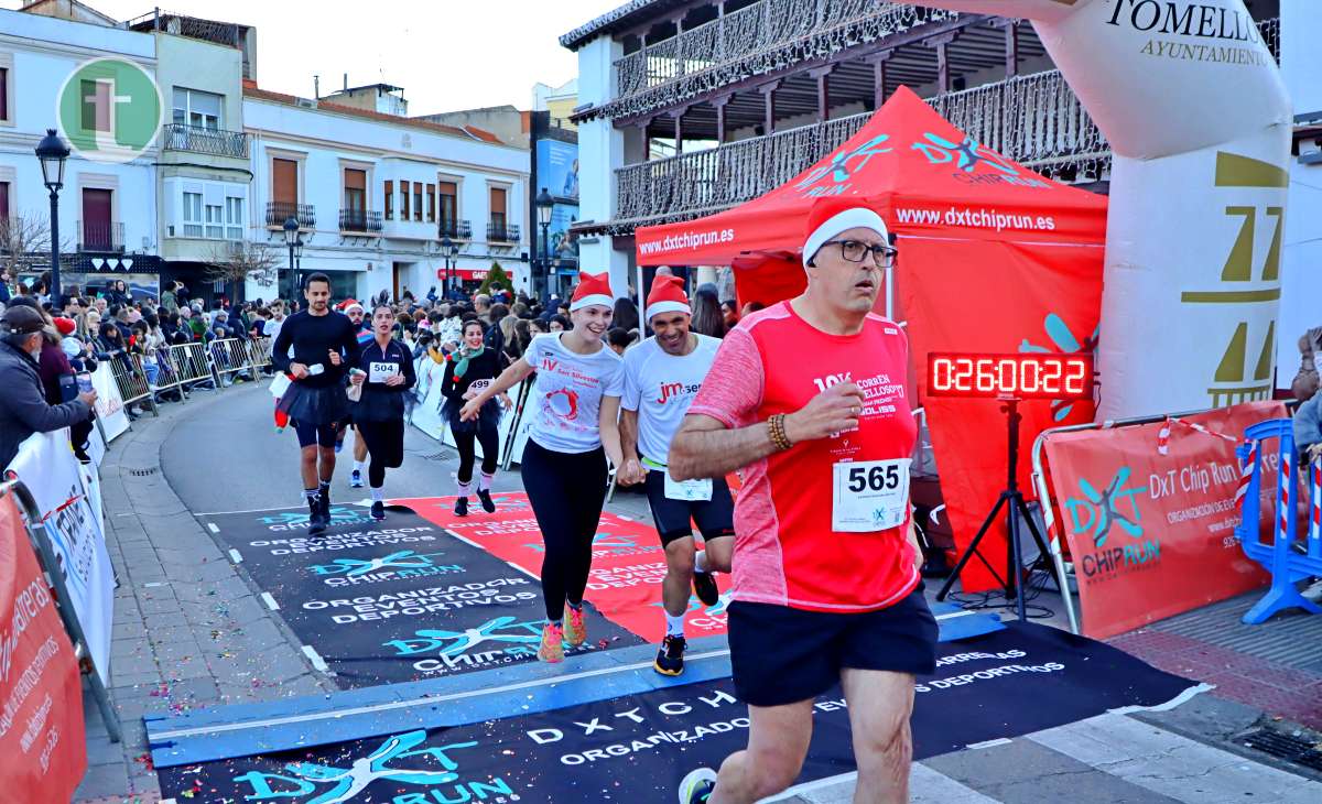 La IV San Silvestre Tomellosera despide 2024 entre deporte, disfraces y solidaridad