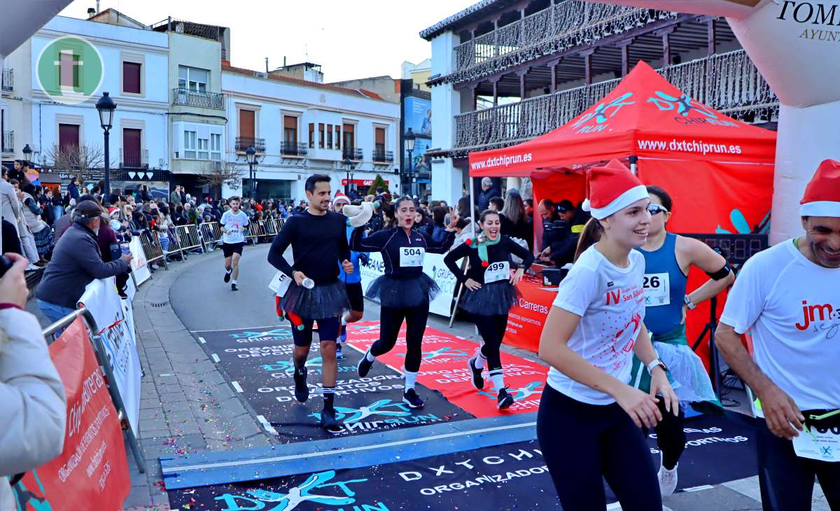 La IV San Silvestre Tomellosera despide 2024 entre deporte, disfraces y solidaridad