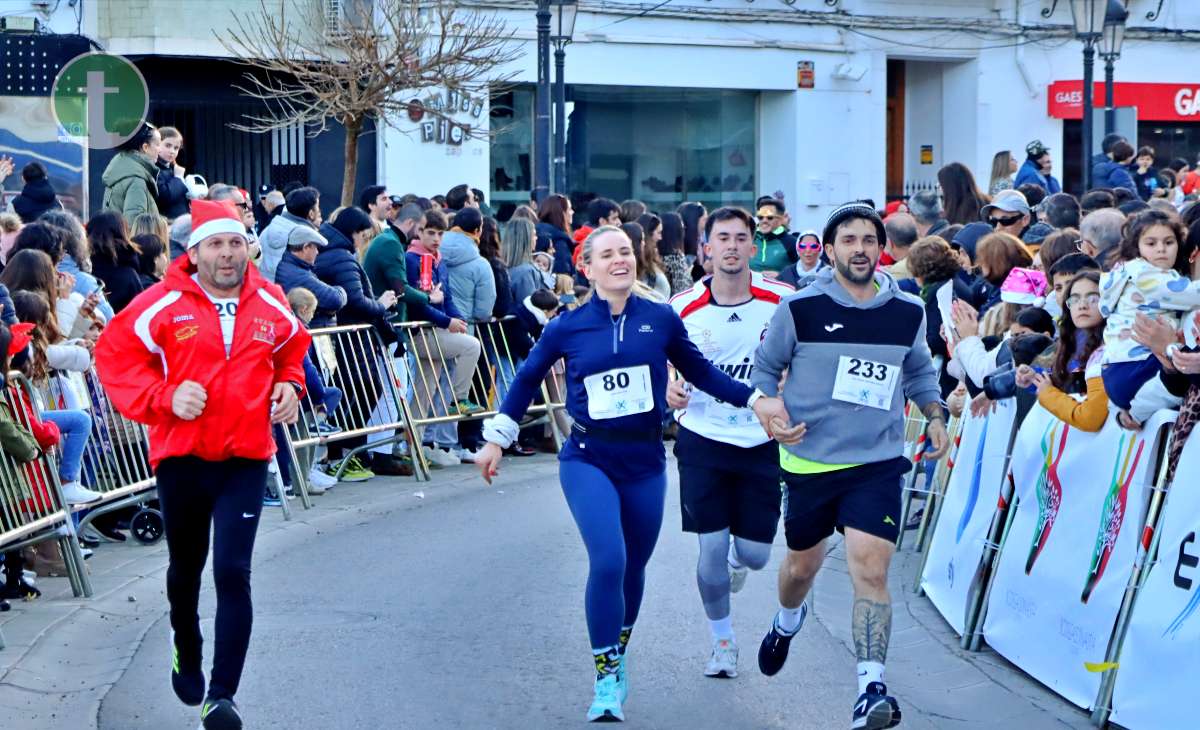 La IV San Silvestre Tomellosera despide 2024 entre deporte, disfraces y solidaridad