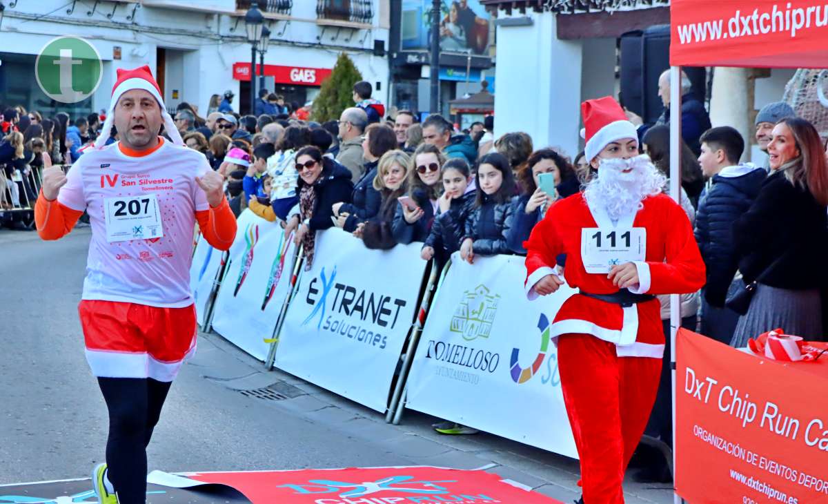 La IV San Silvestre Tomellosera despide 2024 entre deporte, disfraces y solidaridad