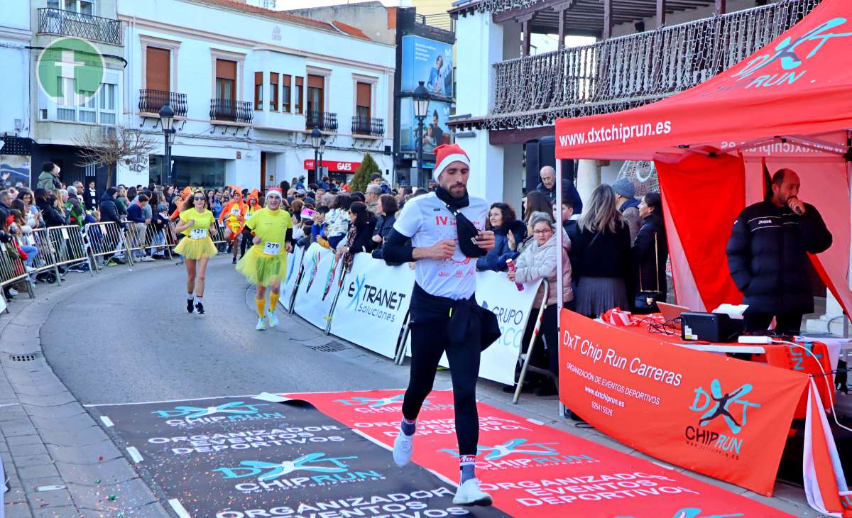 La IV San Silvestre Tomellosera despide 2024 entre deporte, disfraces y solidaridad