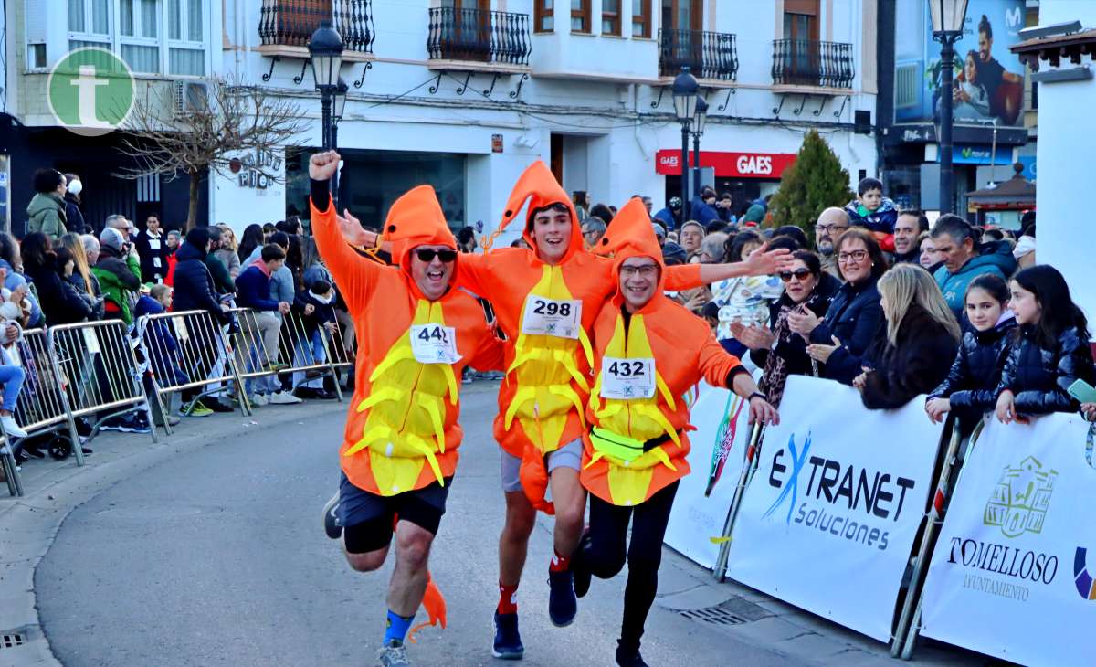 La IV San Silvestre Tomellosera despide 2024 entre deporte, disfraces y solidaridad