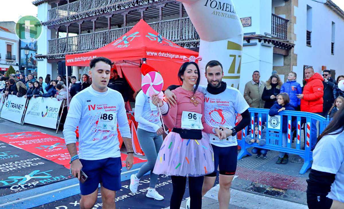 La IV San Silvestre Tomellosera despide 2024 entre deporte, disfraces y solidaridad