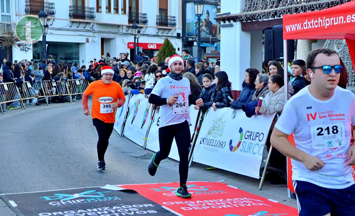 La IV San Silvestre Tomellosera despide 2024 entre deporte, disfraces y solidaridad