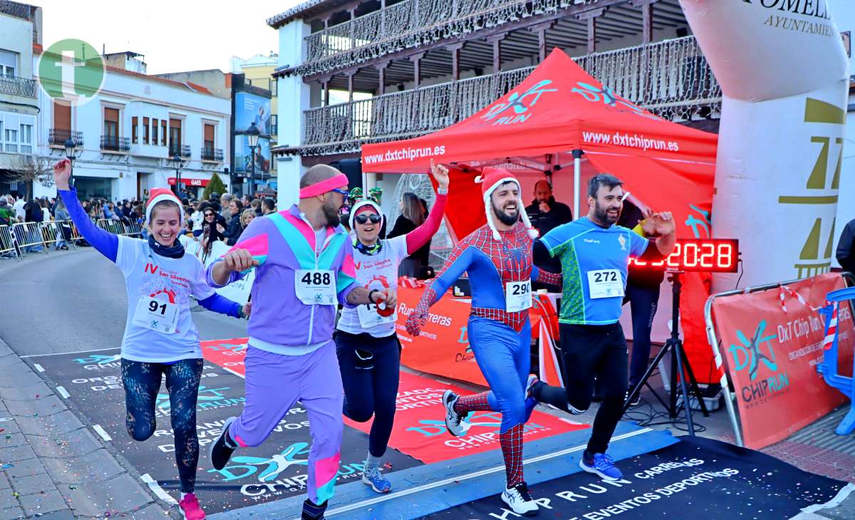 La IV San Silvestre Tomellosera despide 2024 entre deporte, disfraces y solidaridad