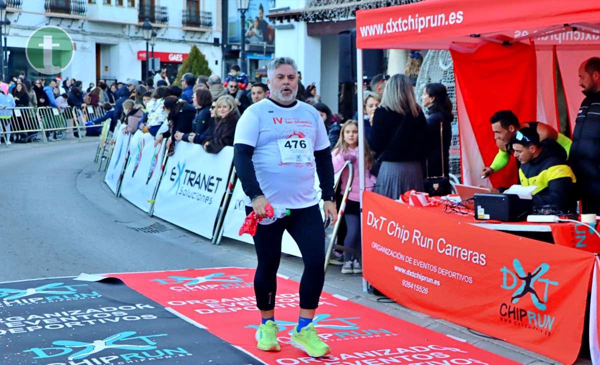 La IV San Silvestre Tomellosera despide 2024 entre deporte, disfraces y solidaridad