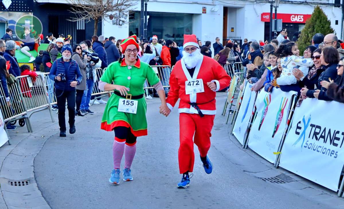 La IV San Silvestre Tomellosera despide 2024 entre deporte, disfraces y solidaridad