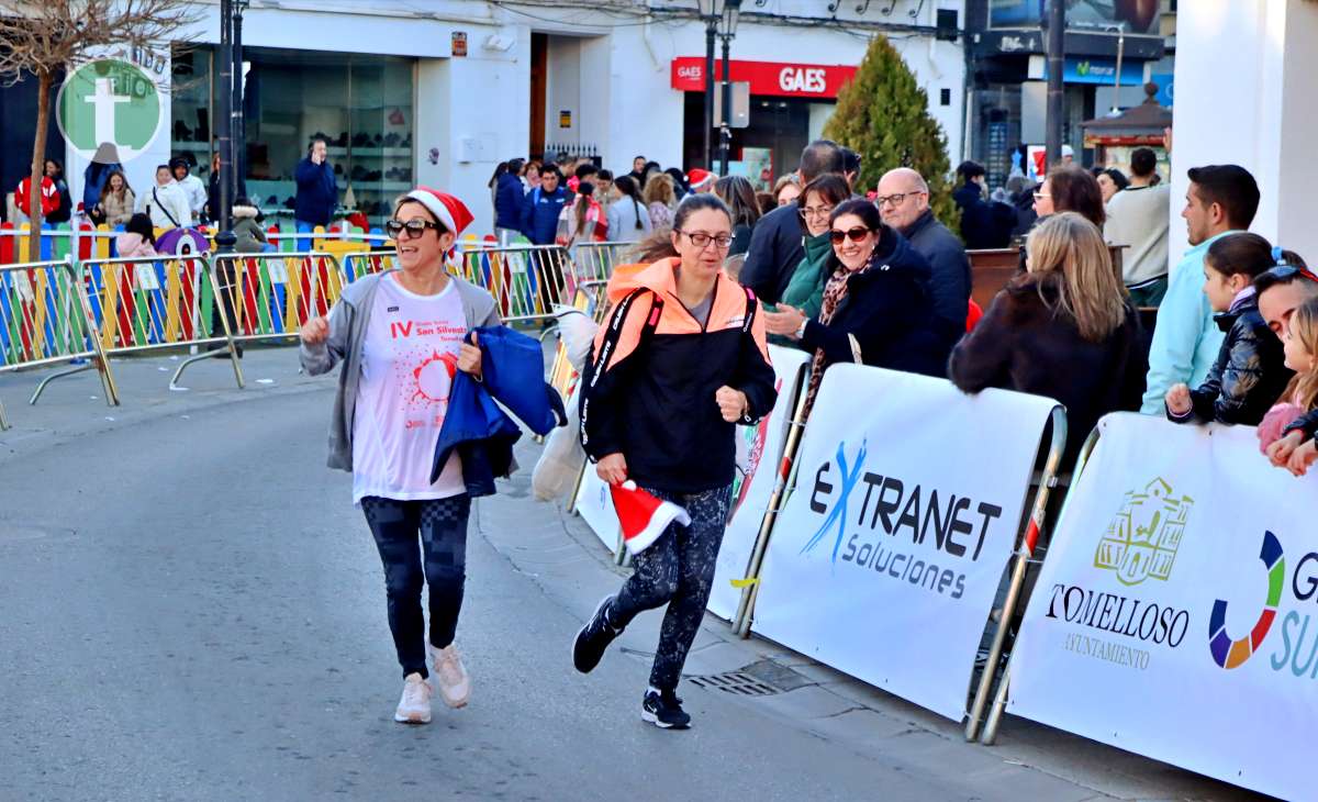 La IV San Silvestre Tomellosera despide 2024 entre deporte, disfraces y solidaridad