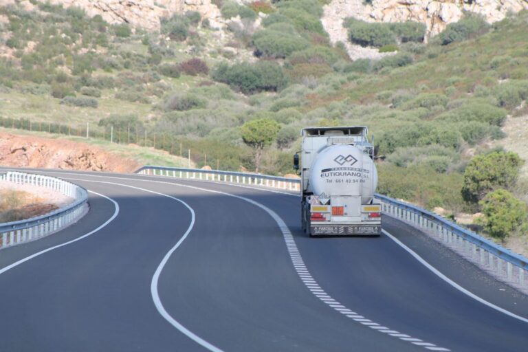 El sector del transporte en C-LM, «contra las cuerdas» por la subida del diésel