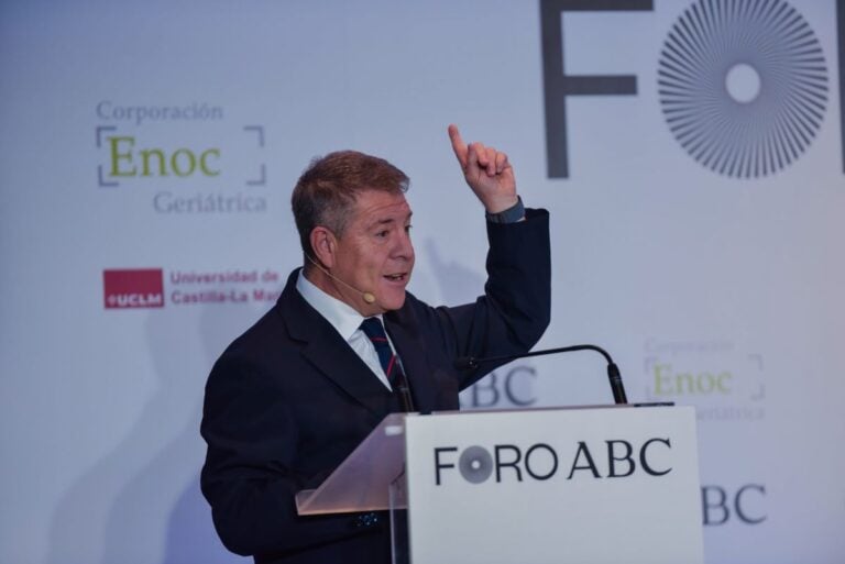 Page pide ver los pactos de financiación y avisa de que «actuará en todos los frentes»