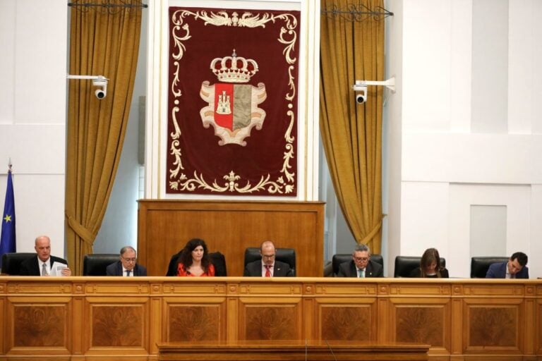 PP y PSOE retomarán la reforma del Estatuto tras la Navidad