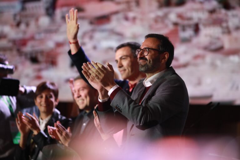 Gutiérrez reivindica socialismo ante «testosterona» de Vox y «falta de proyecto» de PP