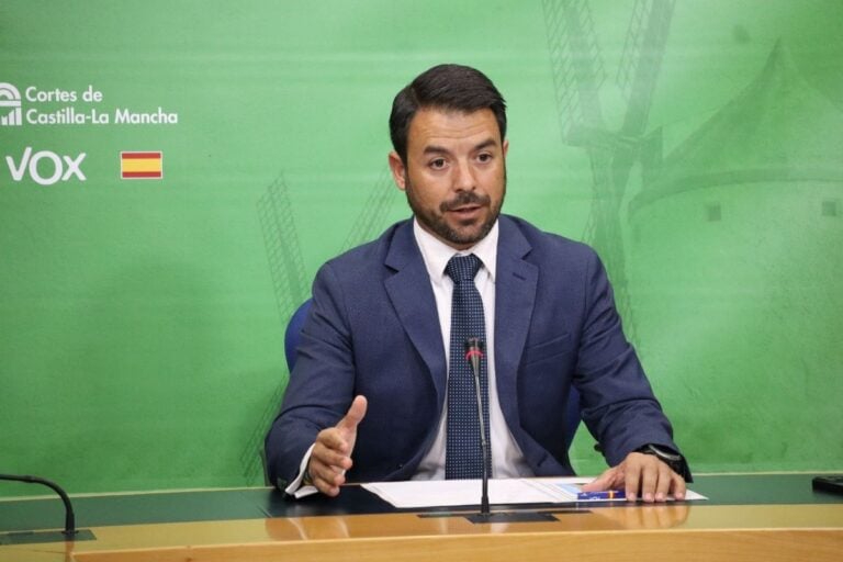 VOX denuncia la «imprudencia» del Sescam «al exponer datos personales de trabajadores en redes sociales»